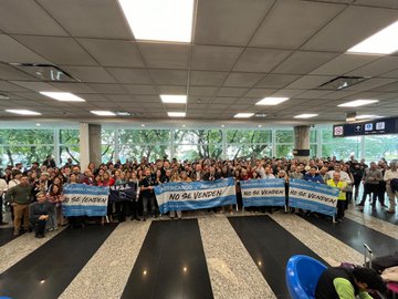 AEROLÍNEAS NO SE VENDE La Colectiva Radio